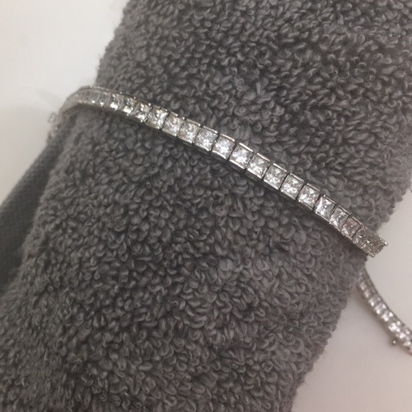 .925 sterling silver tennis bracelet - Picture 1 of 4